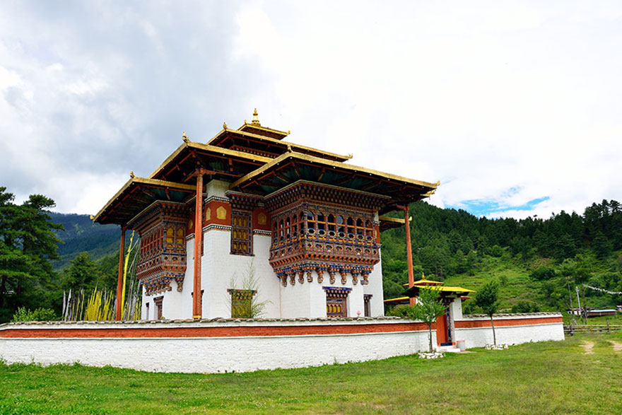 17 Tage Reise quer durch Bhutan
