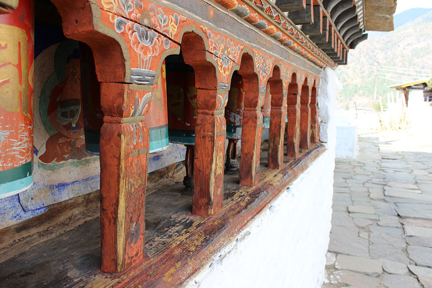 9 Tage Entdeckungsreise durch Bhutan mit Trekking im Anblick des Himalayas